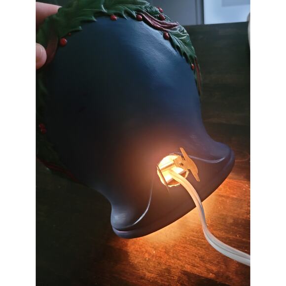 Vintage 90's Lighted Ceramic Lamp Church Snow Scene Wreath Mold - Picture 14 of 14